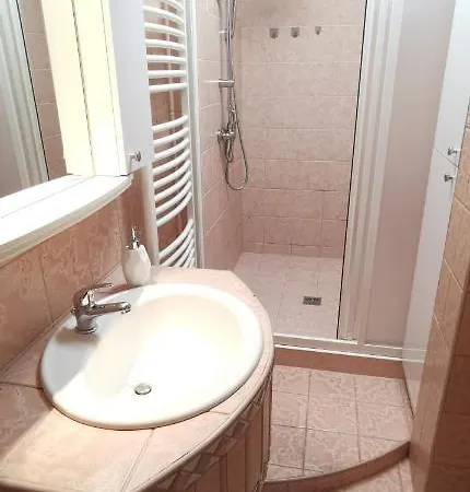 Appartement Marilyn Prijemny 3 Izbovy V Raci *