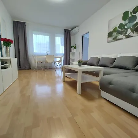 Marilyn Prijemny 3 Izbovy V Raci Appartement