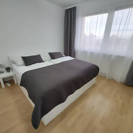 Marilyn Prijemny 3 Izbovy V Raci Appartement Raca