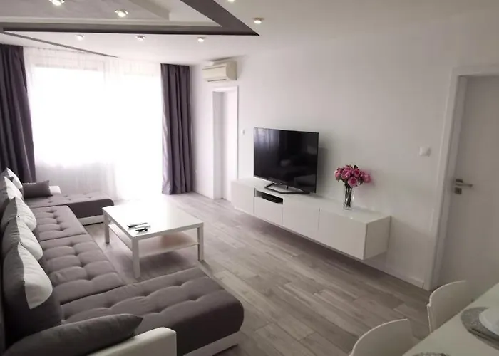 Marilyn Prijemny 3 Izbovy V Raci Raca