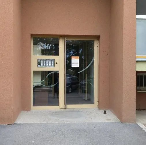 Marilyn Prijemny 3 Izbovy V Raci Apartmán Raca