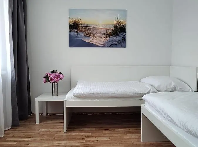 Marilyn Prijemny 3 Izbovy V Raci Apartmán *