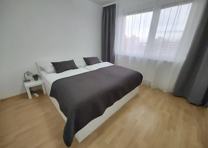 Marilyn Prijemny 3 Izbovy V Raci Apartmán Raca