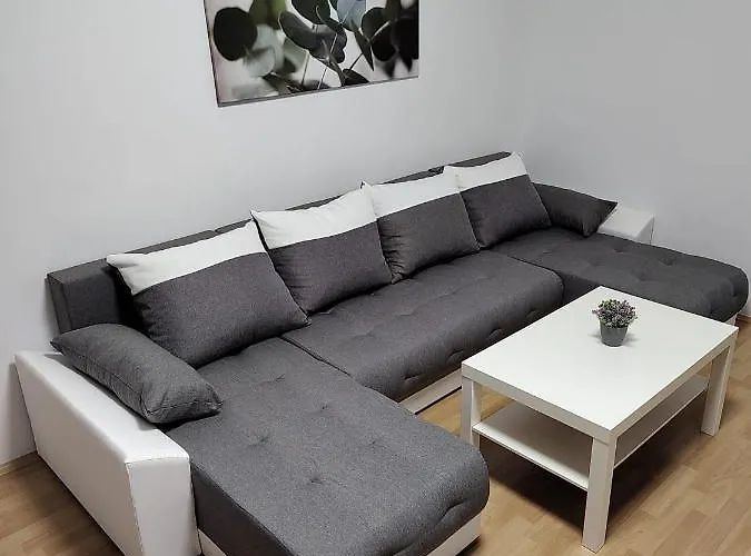 Marilyn Prijemny 3 Izbovy V Raci Apartmán